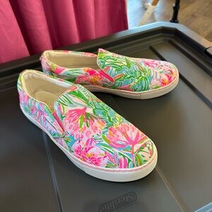 EUC 8 Lilly Pulitzer Lilly of the Jungle Julie slip on canvas sneaker pink neon